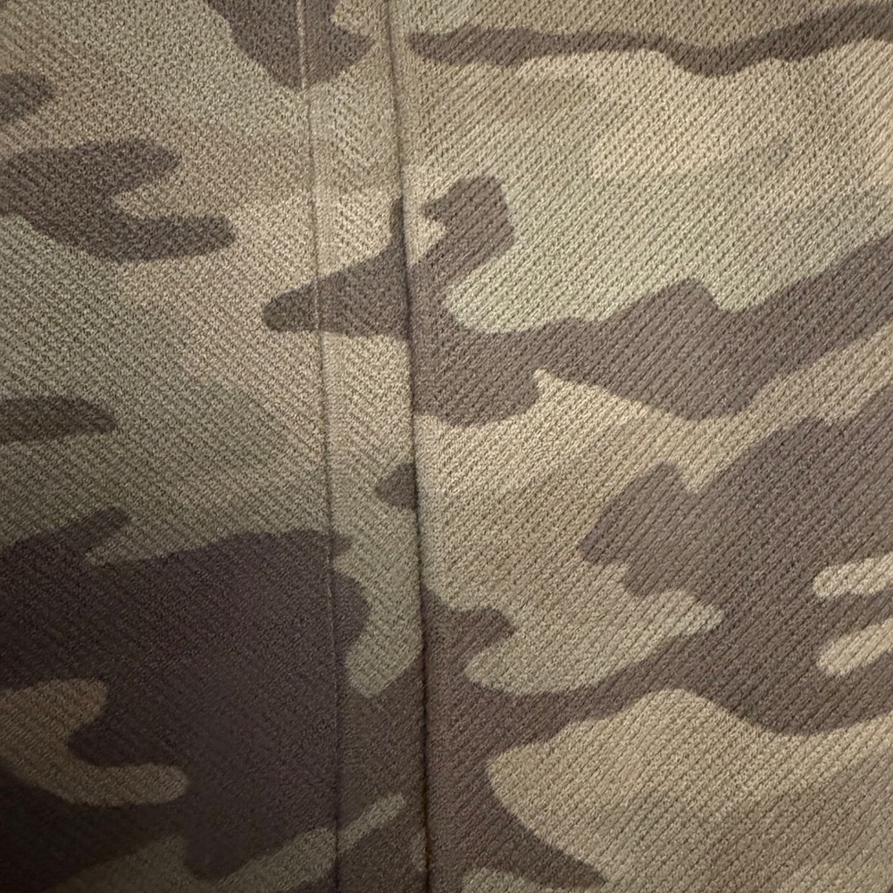 Spanx 2 Pair of Look at Me Now Green & Gray Camo Leggings, Comfy, Size Small - Picture 7 of 16